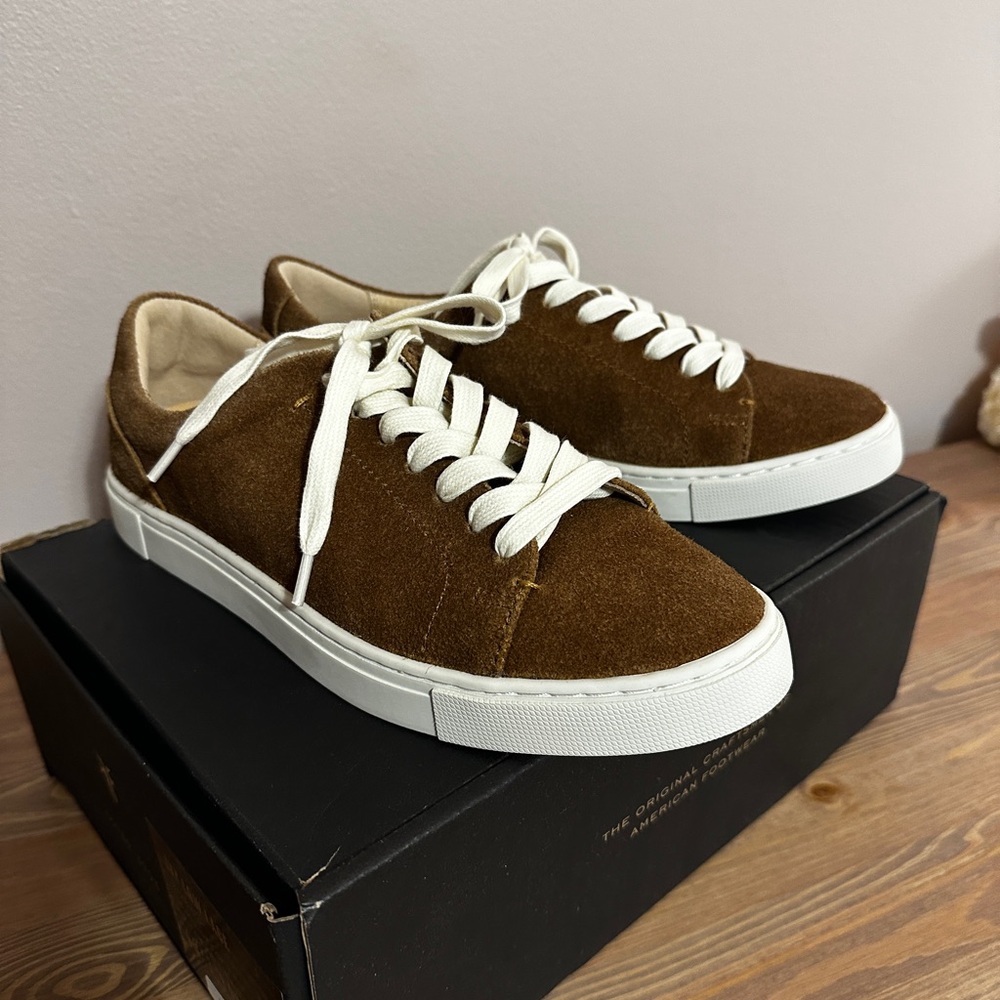 Brown Suede Sneakrs